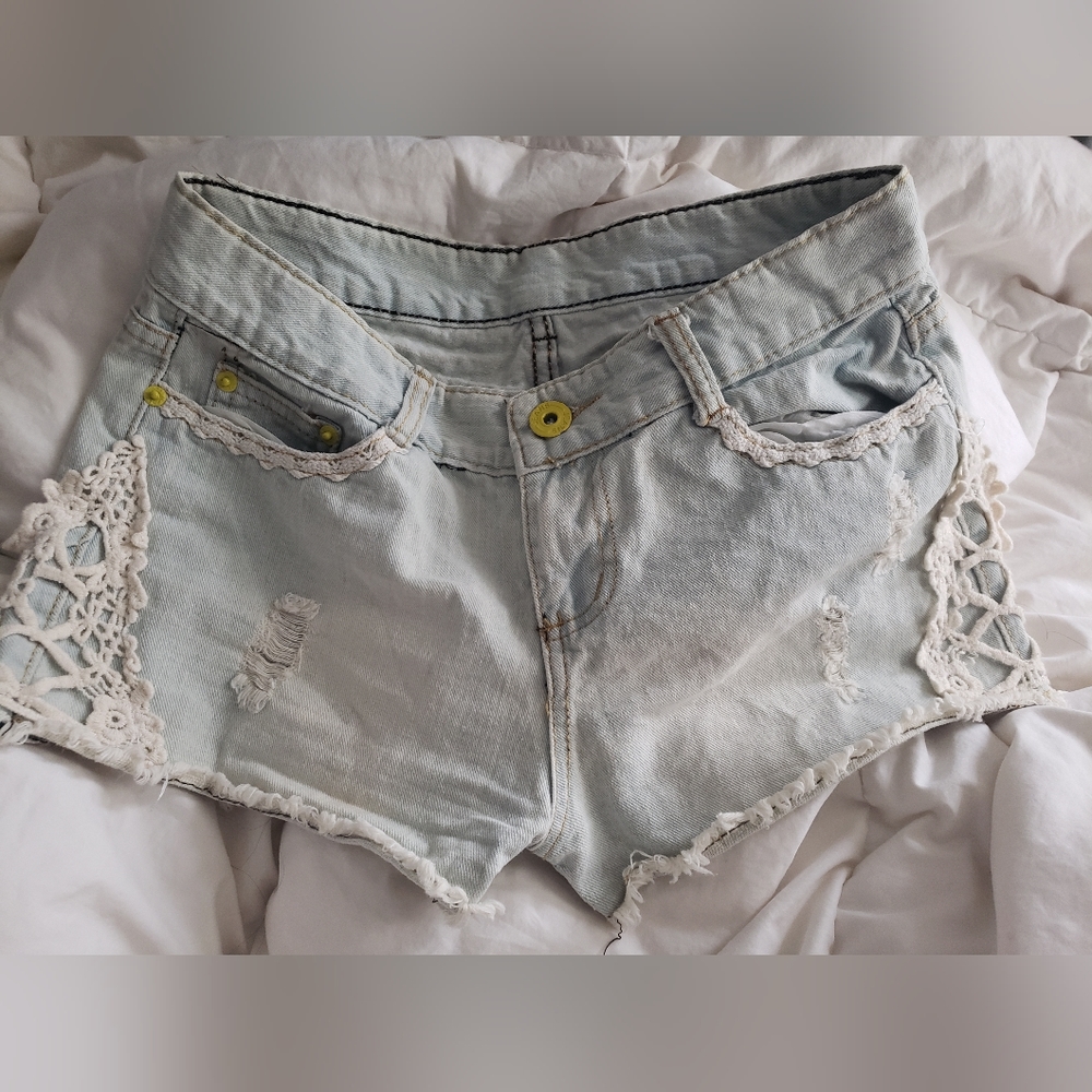 Light Wash Denim Jean Hot Shorts Cute Cream Lace Trim Panel Side Pockets